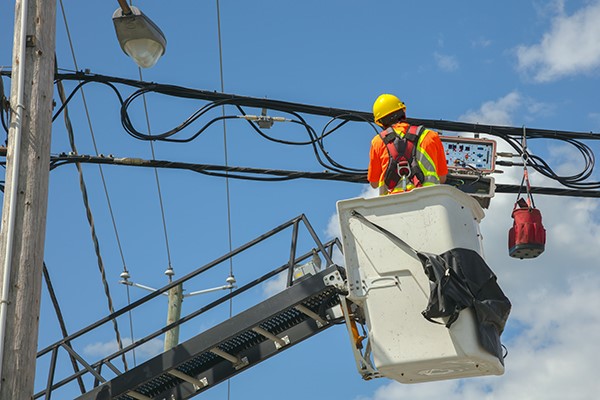 14 Things to Know about Using an Aerial Lift