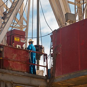 Oil and gas well drilling: hazards and precautions