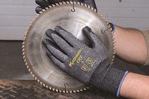 Choose the Right Cut Resistant Hand Protection