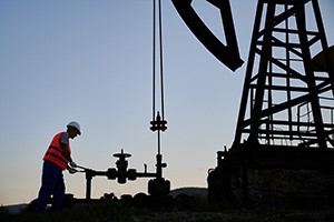 Oil and gas well drilling: hazards and precautions